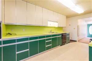 Very Cool Retro Kitchen that is in Great Condition! Lots of Cabinets and Counter Space!