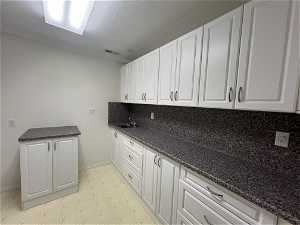 BSMNT Kitchenette with Washer and Dryer Hookups