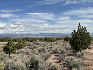 View of mountain feature