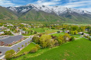 View of mountain feature