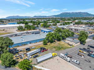 Aerial view with a mountain view