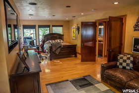 Living room with hardwood / wood-style floors