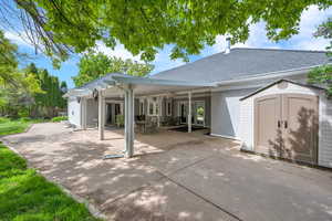 Secluded, Huge, Covered Patio Area with Mountain Views