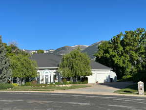 COMPLETELY UNIQUE & PRIVATE, ONE LEVEL HOME2782 North 150 West, North Ogden, UT 84414