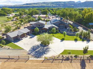 Aerial view with a mountain view