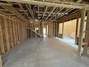 Kitchen & dining area