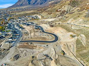 Aerial view of property's location with mountains