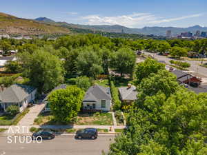 Bird's eye view with a mountain view