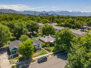 Birds eye view of property featuring a mountain view