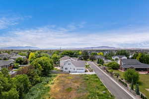 Drone / aerial view featuring a mountain view