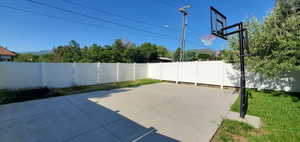 featuring basketball court