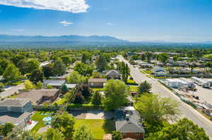 Aerial view with a mountain view