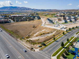 Aerial view with a mountain view