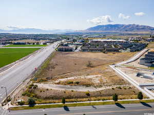 Aerial view with a mountain view