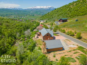 Bird's eye view with a mountain view