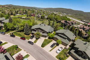 Drone / aerial view featuring a mountain view