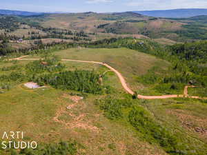 Aerial view with a mountain view