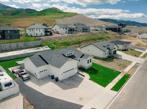 Drone / aerial view featuring a mountain view