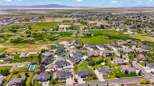 Aerial view with a mountain view