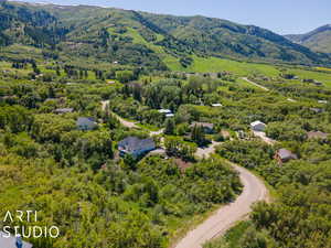 Bird's eye view with a mountain view