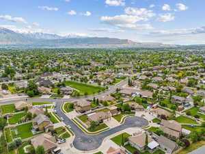 Aerial view with a mountain view