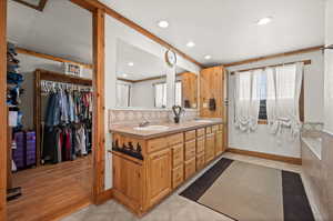 Owner suite with bath and walk in closet