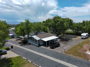 Aerial view with a mountain view