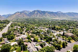 Bird's eye view featuring a mountain view