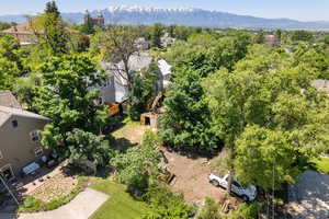 Aerial view with a mountain view