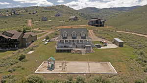 Aerial view with a mountain view