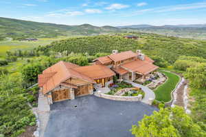 Bird's eye view with a mountain view