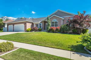 Wonderful North facing front yard.