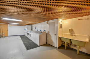 Laundry room on level 1