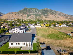 View of mountain feature