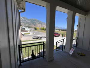 Balcony featuring a mountain view