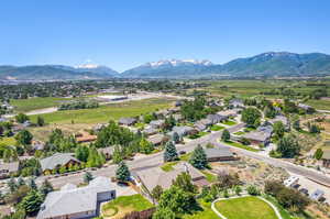 Drone / aerial view featuring a mountain view