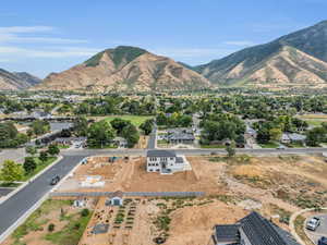 View of mountain feature