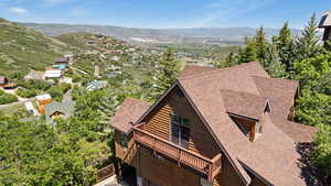 Bird's eye view with a mountain view