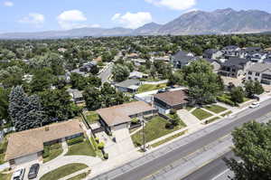 Bird's eye view featuring a mountain view