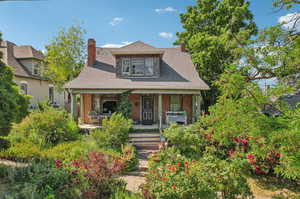 Bungalow with a porch