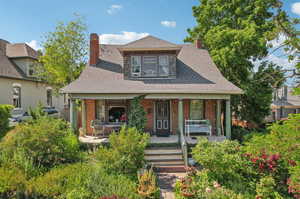 View of front of home featuring a porch