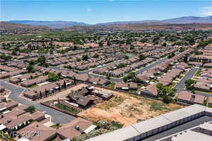 Bird's eye view with a mountain view