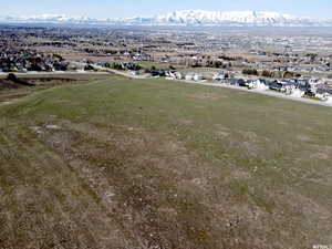 Aerial view with a mountain view