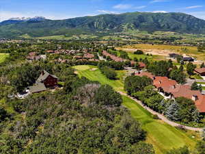 Aerial view with a mountain view