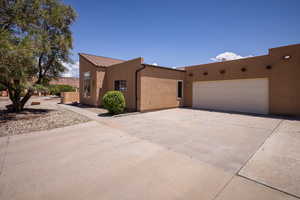 Photo 3 of 3686  SPANISH VALLEY DR #B1