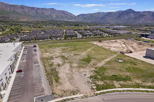 Aerial view with a mountain view