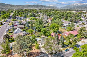 Bird's eye view with a mountain view