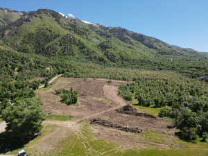 View of mountain feature