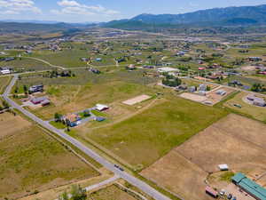 Bird's eye view featuring a mountain view