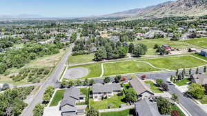 Aerial view with a mountain view